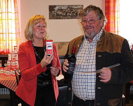 AWO JHV mit Ehrung und Übergabe der Notfalldose